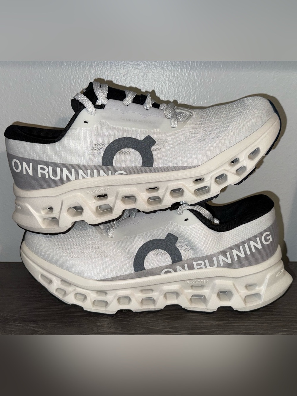 On Running Cloudmonster 3 Men's White & Gray Cloudtec Running Sneakers Sz 9 NIB
